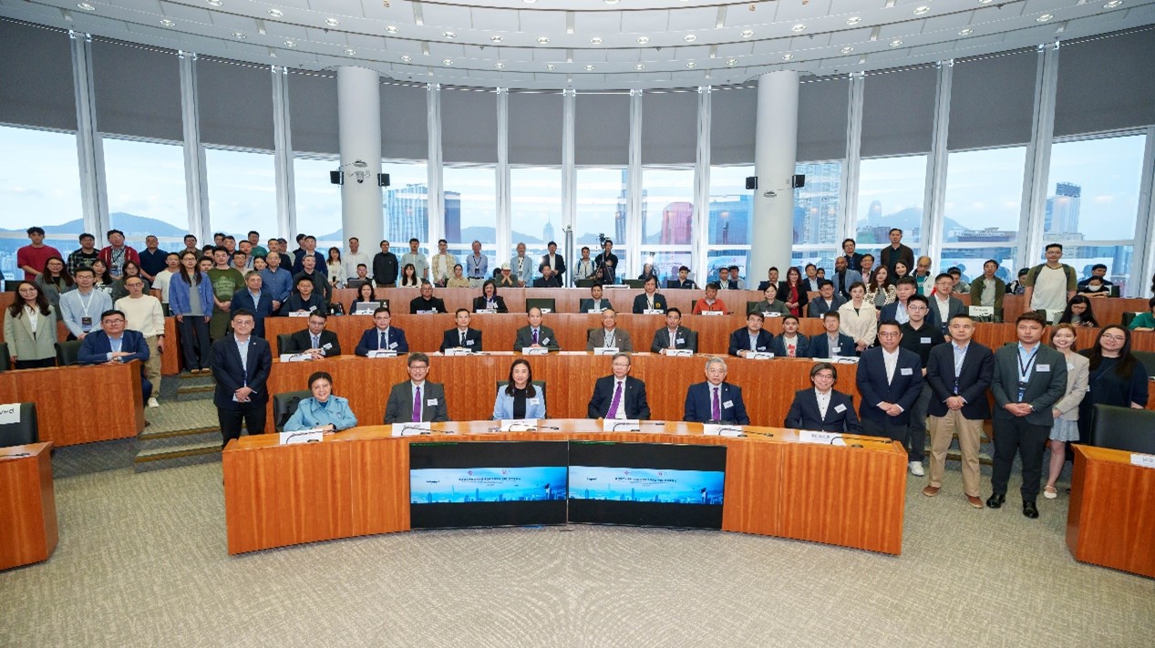 大灣區低空經濟聯盟與香港理工大學簽署合作諒解備忘錄大合照