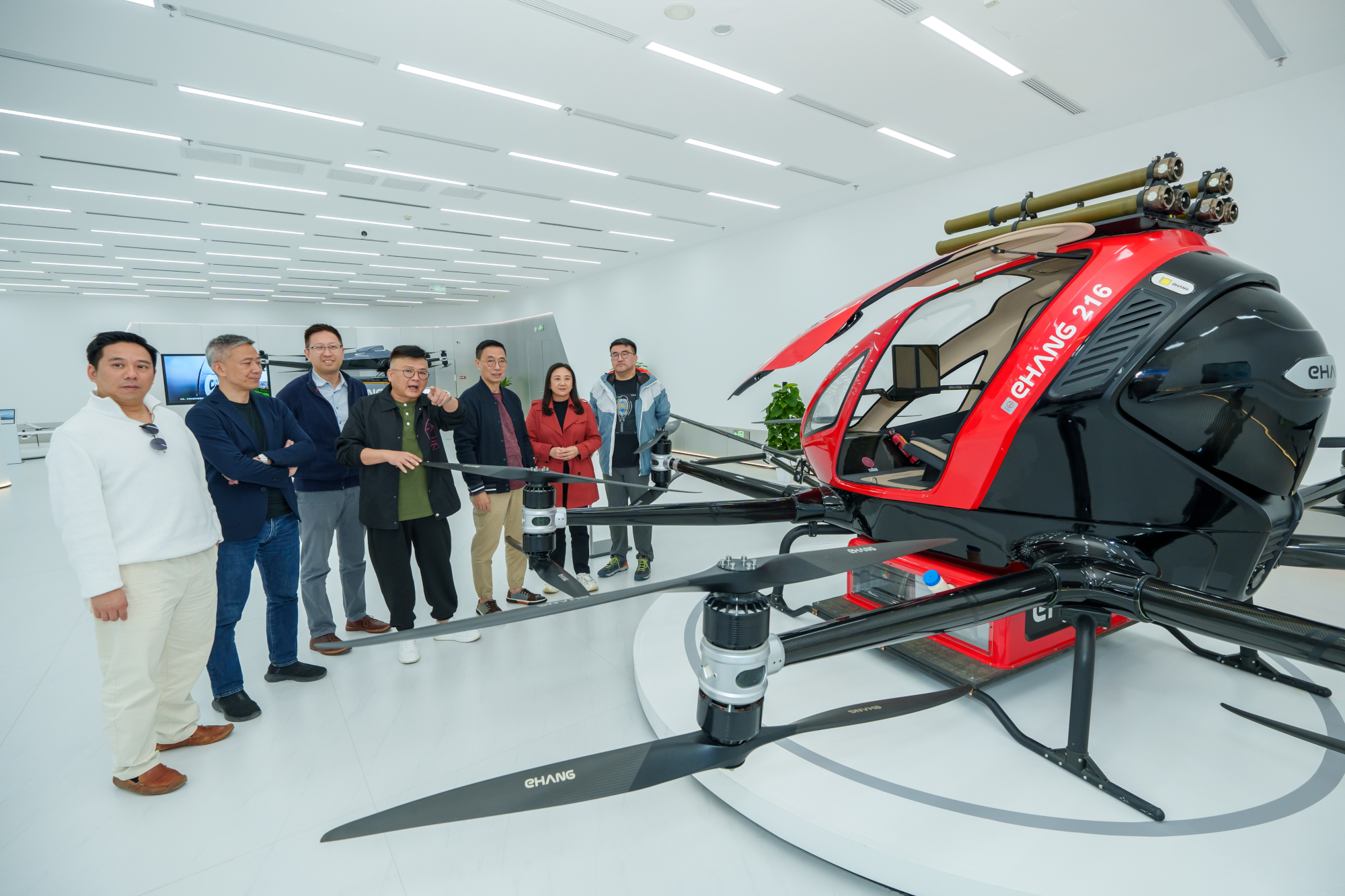 大灣區低空經濟聯盟聯同時任文化體育及旅遊局局長楊潤雄 3