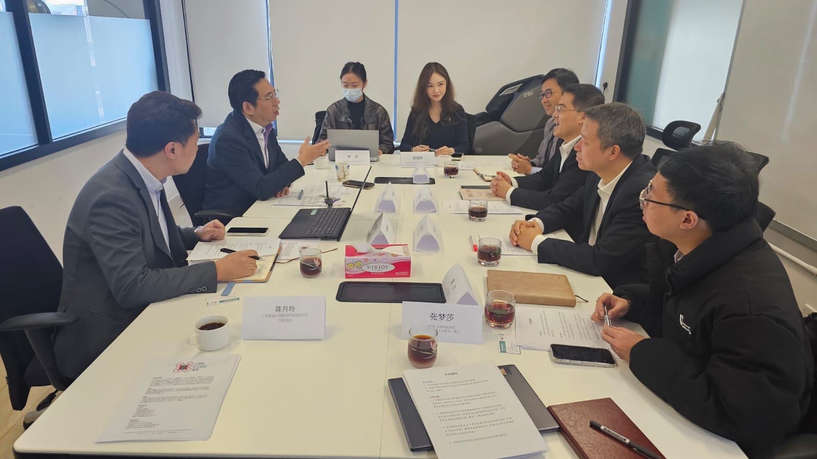 大灣區低空經濟聯盟與珠海市香洲區發展和改革局會面 2